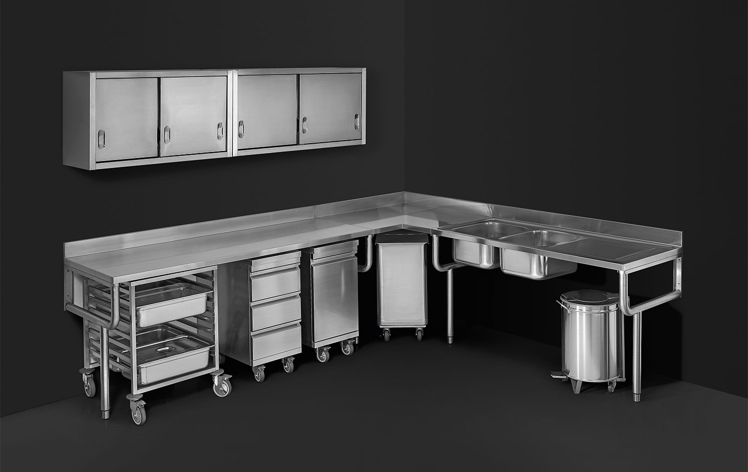 Linea sanitaria - Costruzione totalmente in acciaio AISI 304. Piani spessore 40 mm con bordo antigoccia | Mittel Group